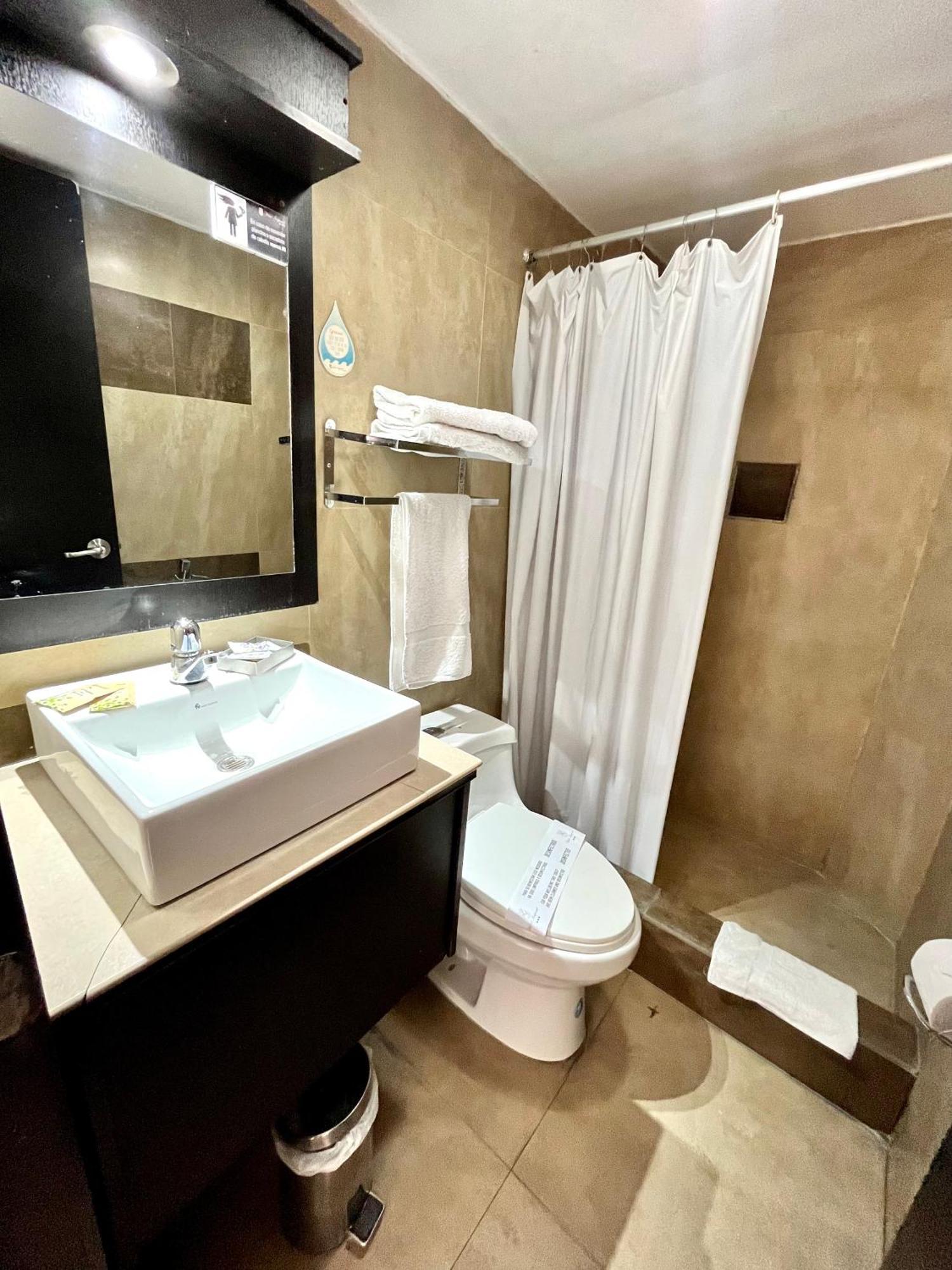 Hotel Imperial Ambato Zewnętrze zdjęcie