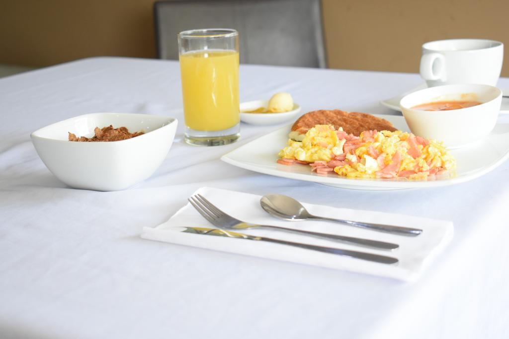 Hotel Imperial Ambato Zewnętrze zdjęcie